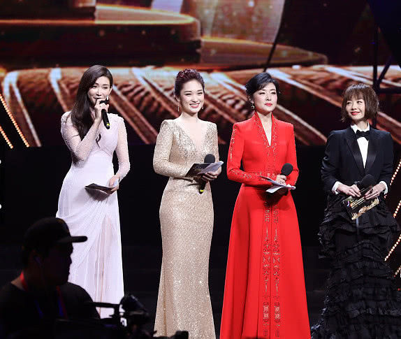 周涛|51岁周涛二婚老公曝光，原来是大家都很熟悉，难怪隐藏那么多年！