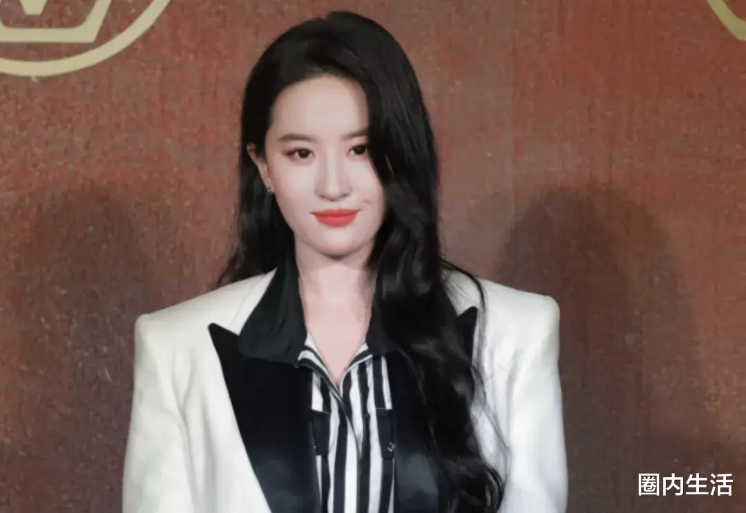 朱一龙|刘亦菲出朱一龙红利？LV压轴事件之后，前者因后者行为口碑大涨！