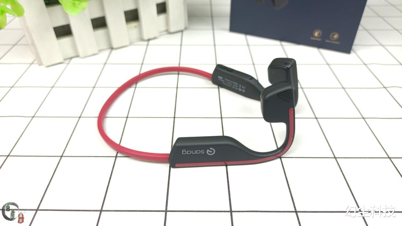 耳機|第一次體驗秘境寒鴉氣傳導耳機，與傳統耳機比，它有何神奇之處？