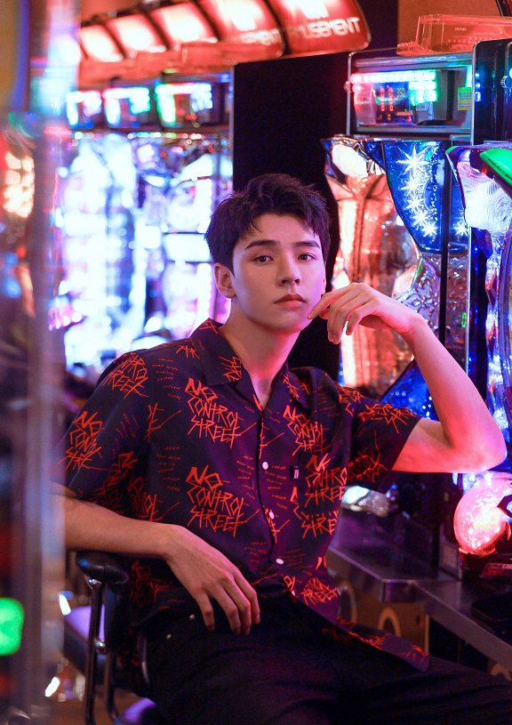 张哲瀚|解绑后，张哲瀚龚俊发展拉开差距，有人邀约不断有人却遭挫败