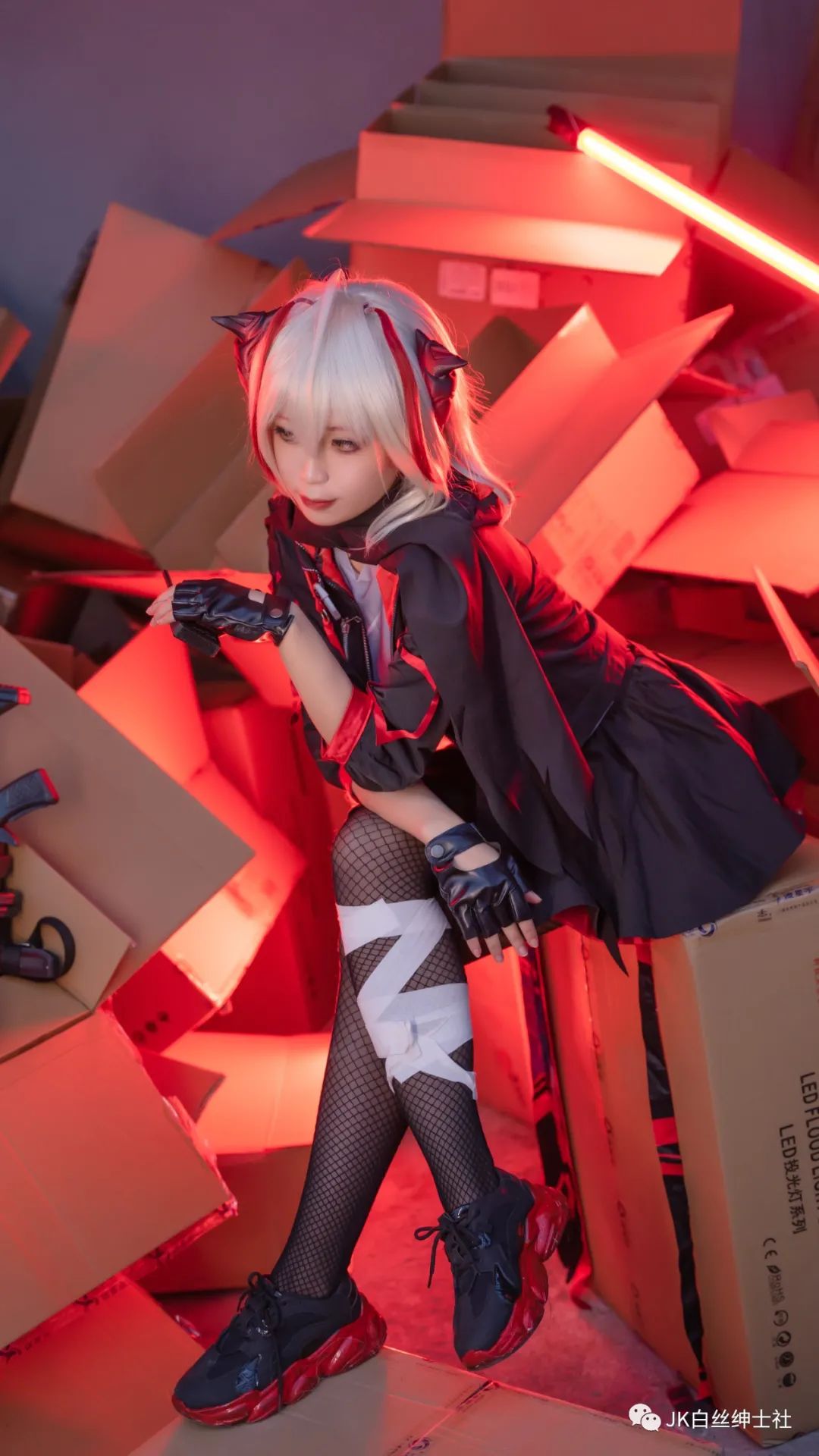明日方舟|cos：明日方舟W小姐姐，报告指挥官，一切就绪