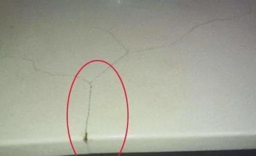 厨房装修，8800定制的橱柜，不到半年就裂了，想哭