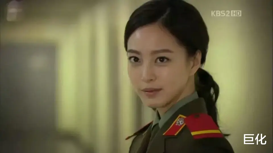 韩艺瑟|封杀三年，这妖精终于杀回来了…