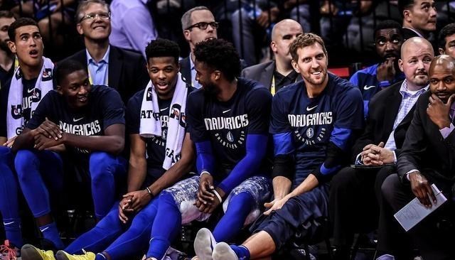 诺维斯基|金鸡独立成失传绝技!诺维斯基的绝技其实是官方默认的违规动作?