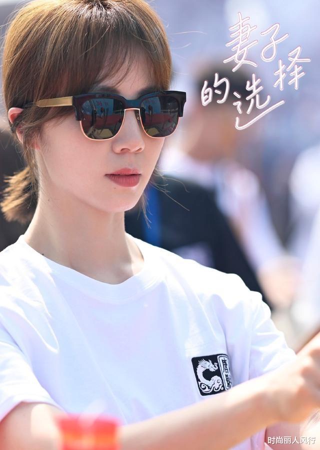 时尚丽人风行|黄磊老婆在时尚圈大放光彩！12年后复出，穿白衬衣极简风太惊艳