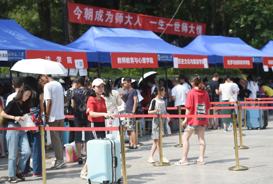 大学生 大学生间的“私下交易”，看似方便了自己，但“后续危害”可不小