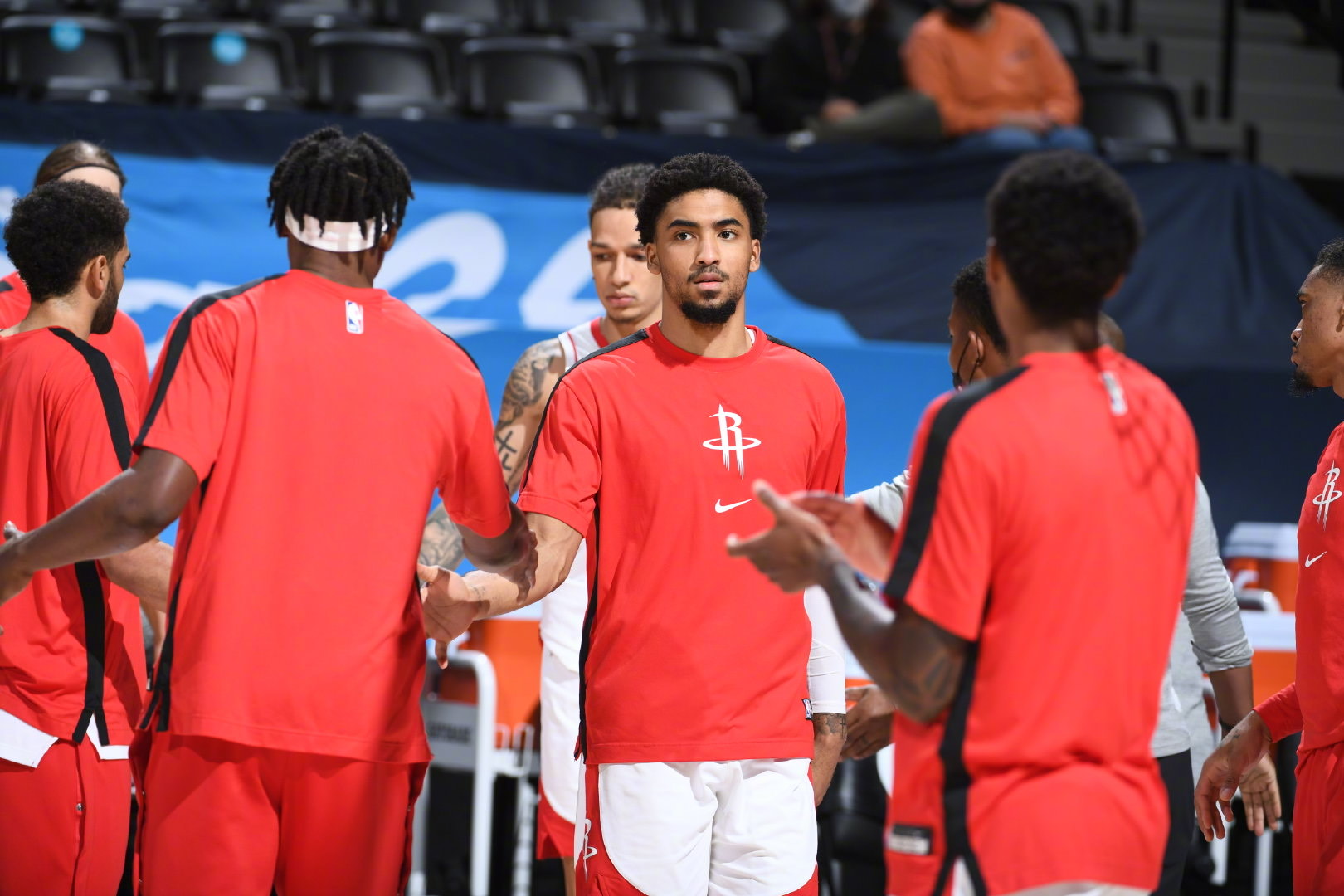 火箭队|火箭开启大清洗，24岁锋线被裁掉，16+5双能卫获长约，5号秀难留队