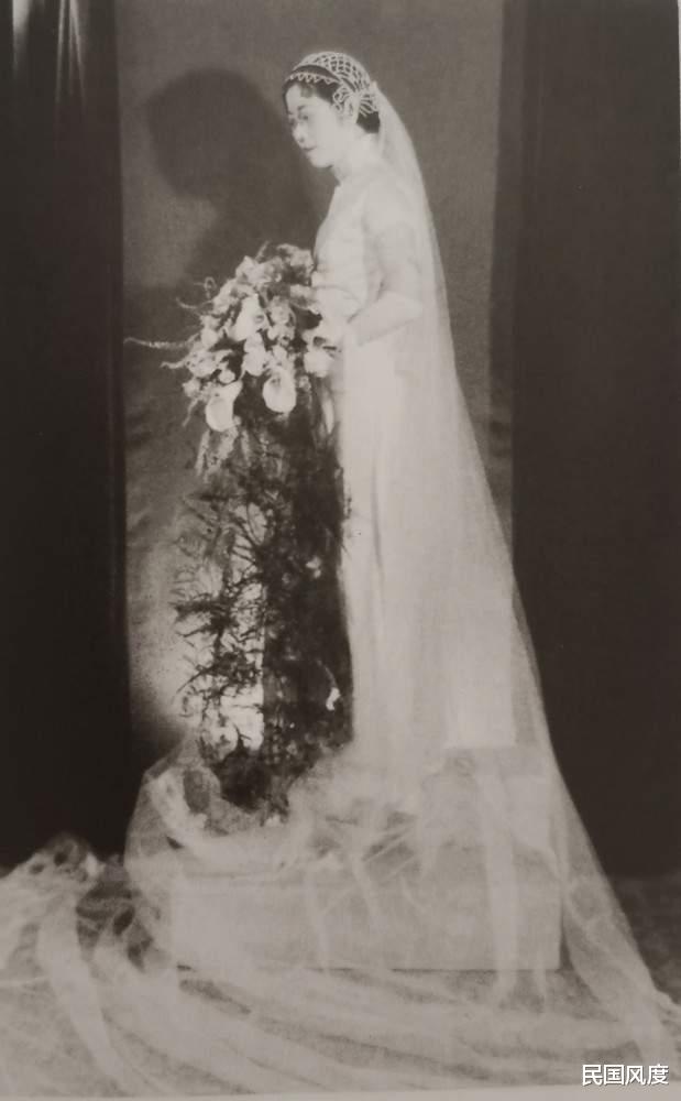 迪丽热巴|嫁给大28岁的同学父亲，毛彦文婚姻仅存续2年，独身62年101岁去世