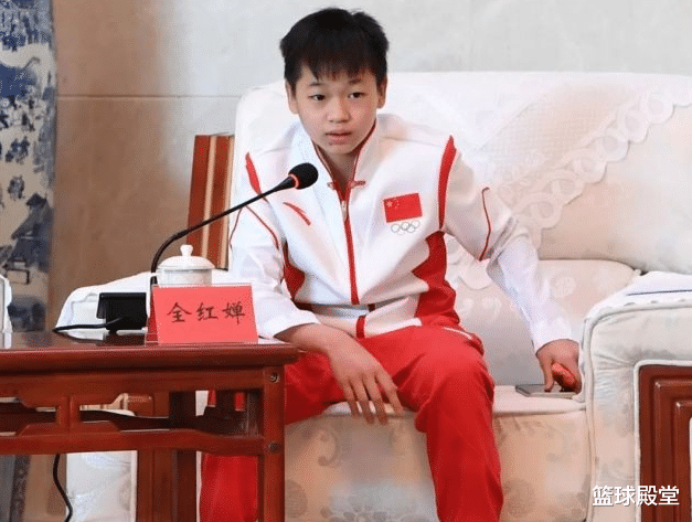 全红婵|官宣！全红婵携手陈艾森接第一个代言广告，全家品质再获改善！