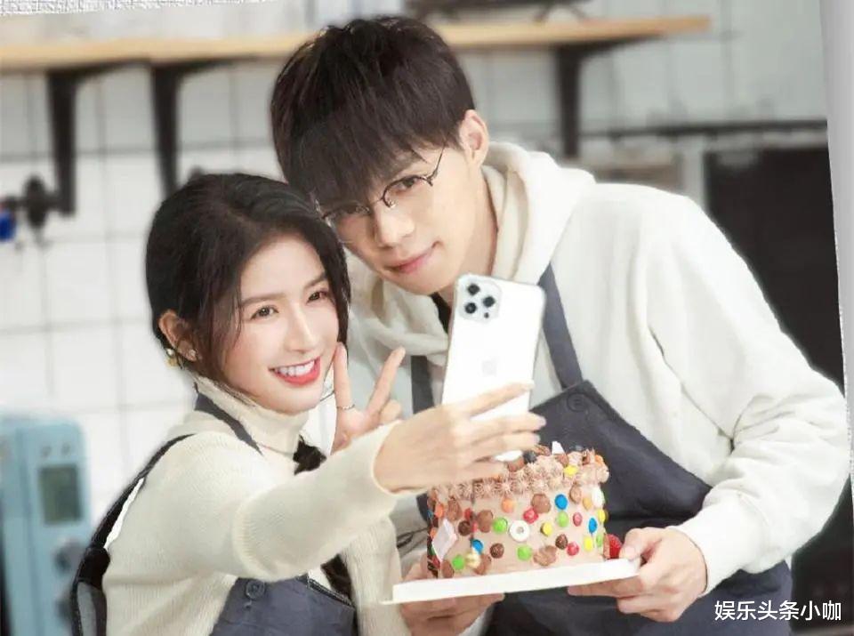 蔡卓宜|绝了！当众坐大腿，上完节目就同居？