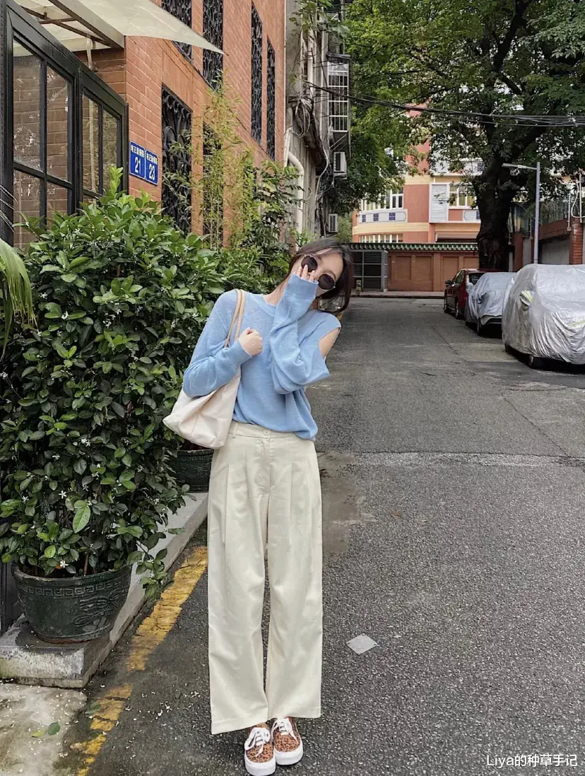 Liya的种草手记|女明星“ 渣女站姿 ”火了！腰和屁股凹成90度，这谁顶得住？