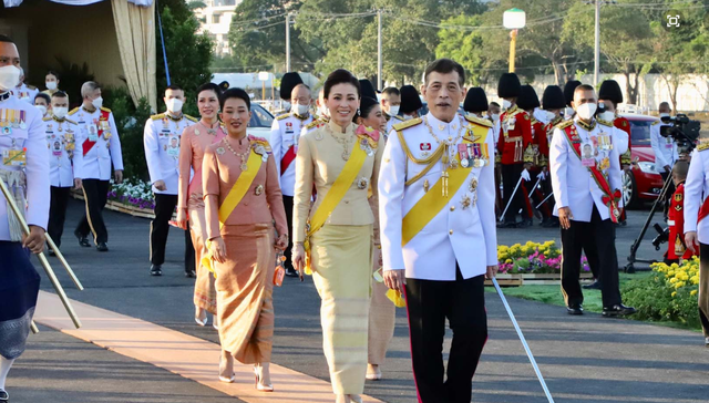 诗妮娜|红毯那么大怎么就容不下一个她？36岁诗妮娜满脸嫉妒看着苏提达