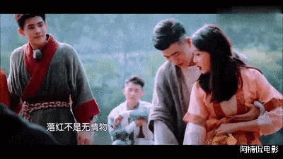 古力娜扎|娜扎被许魏洲骑马环抱吃豆腐，虞书欣秦岚都曾经被吃豆腐