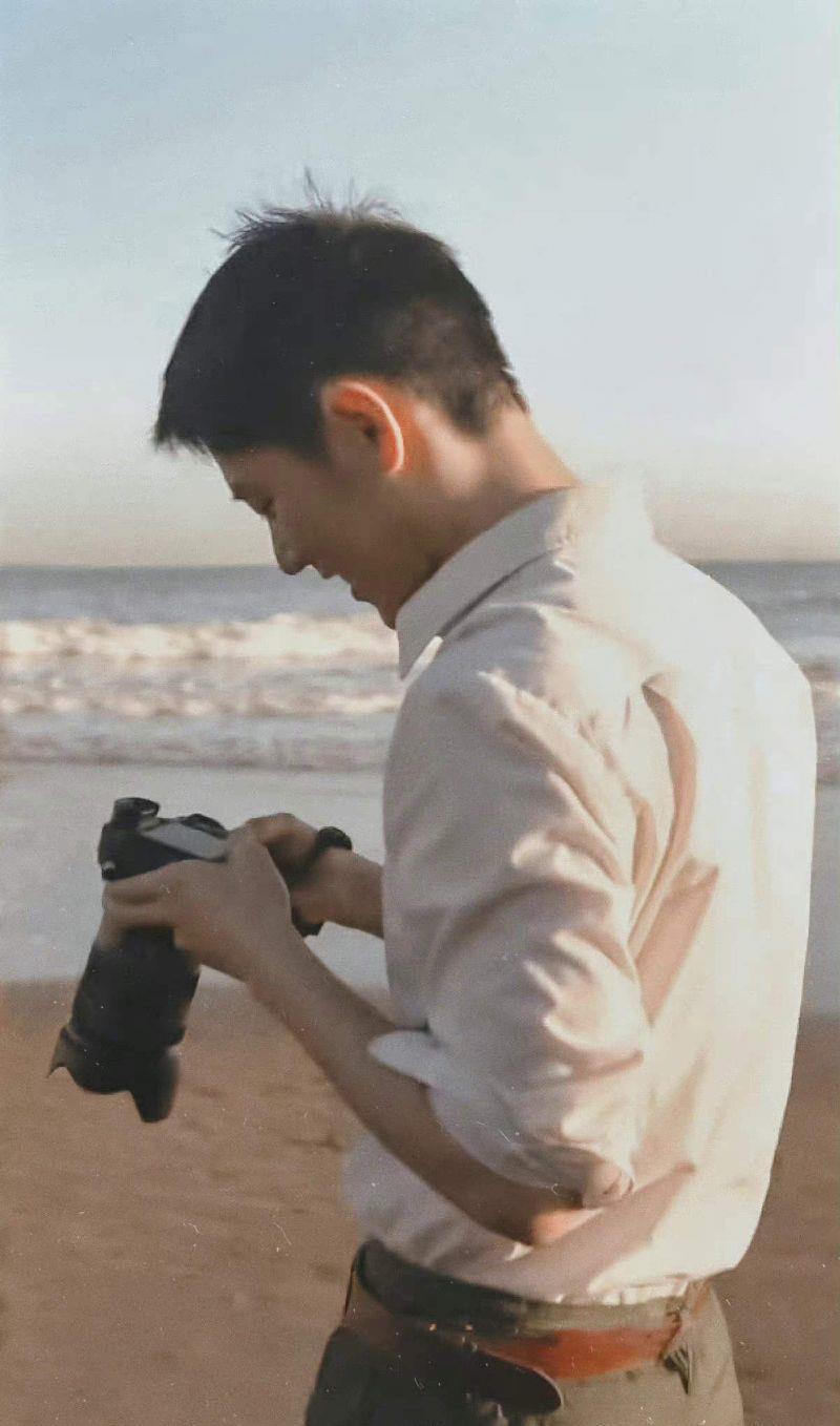 肖战|当肖战在片场拿到相机，速来围观在他镜头下的钟楚曦！也太会拍了