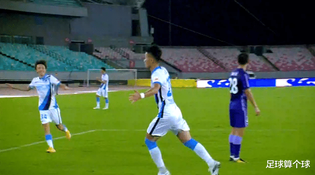 大连|中超3-1!前皇马球员脚后跟破门嗨翻天,于根伟脸色通红呆若木鸡