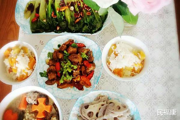 秋老虎|胃不好的人，经常喝小米粥能养胃？