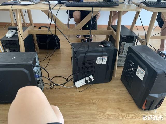原创|上门修电脑，对方仗人多说狠话还少给钱，我吓得心脏快跳出来了！