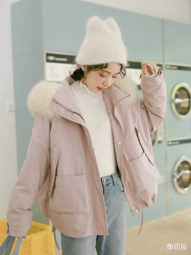 鱼司辰 秋冬,学会这几种羽绒服穿搭法,让你告别臃肿,穿出好气质