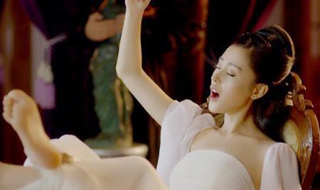 张天爱|张天爱有“多勾人”？当她穿上“嫦娥装”之后：烽火戏诸侯不是没理由！