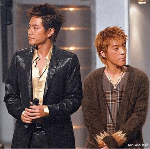 萧正楠|萧正楠的简单情史，与两位美女纠缠不清，寡淡无味却远超你的想象