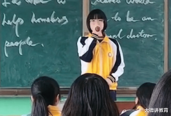 李云迪|钢琴家李云迪被抓后，英语教材又要改编了，家长：明星不该进教材