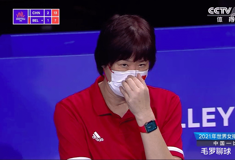 中国队|大冷门,中国女排15-7领先,被弱旅25-21大逆转,郎平气得坐不住