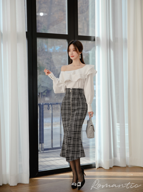 心壹穿搭|女神孙允珠高清时尚搭配：叠层纽花公主深蓝格子鱼尾裙