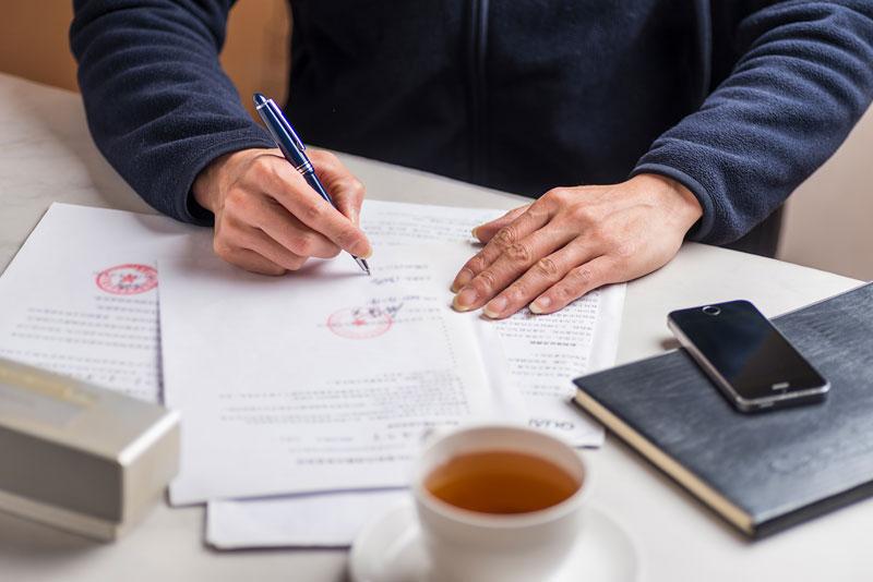 故事普法 恋爱时送给女朋友半套房子和13万，分手后能要回来吗？法院：不是彩礼不予支持。