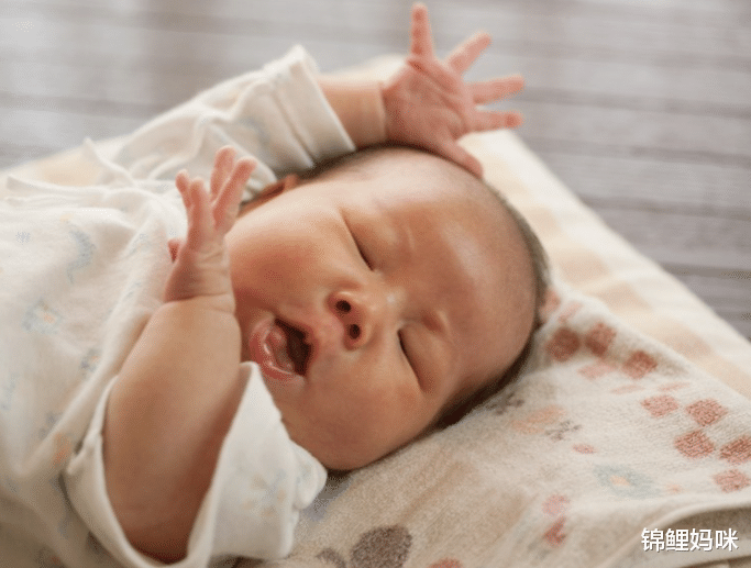 锦鲤妈咪|婴儿睡觉时总被“吓到”,未必是因为胆子小,家长可帮娃睡得更香