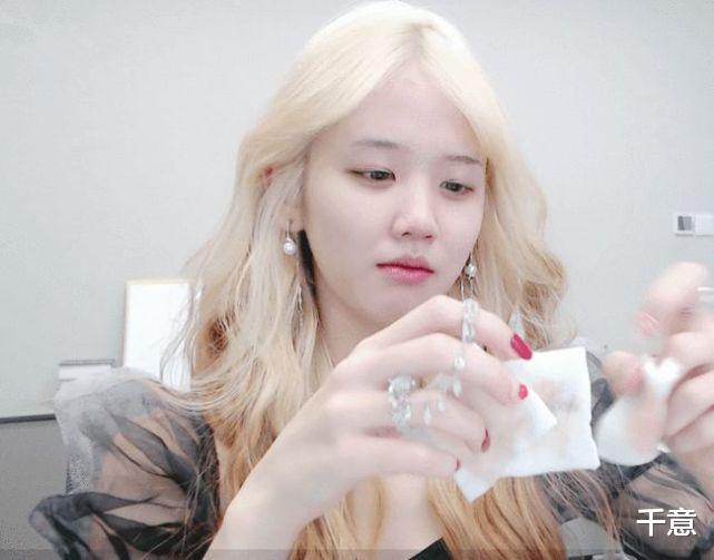 乔碧萝殿下|纯欲天花板井川里予，因素颜被嘲乔碧萝二代？大胆恋爱观惹争议