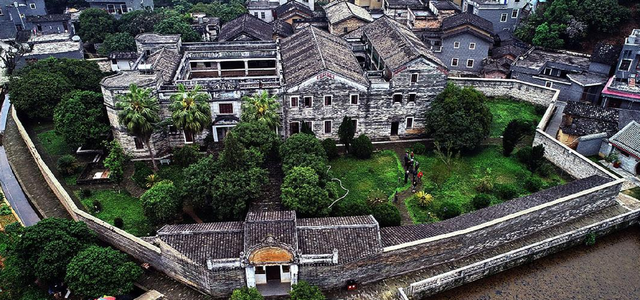 教教你家娃 广西有处“豪宅”厉害了！四周建有四角炮楼，还是爱国教育基地