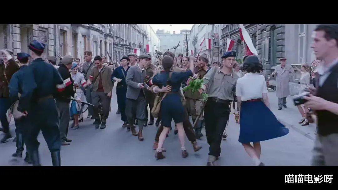 史蒂芬|真正的「腥风血雨」！这片一定要看未删减版。