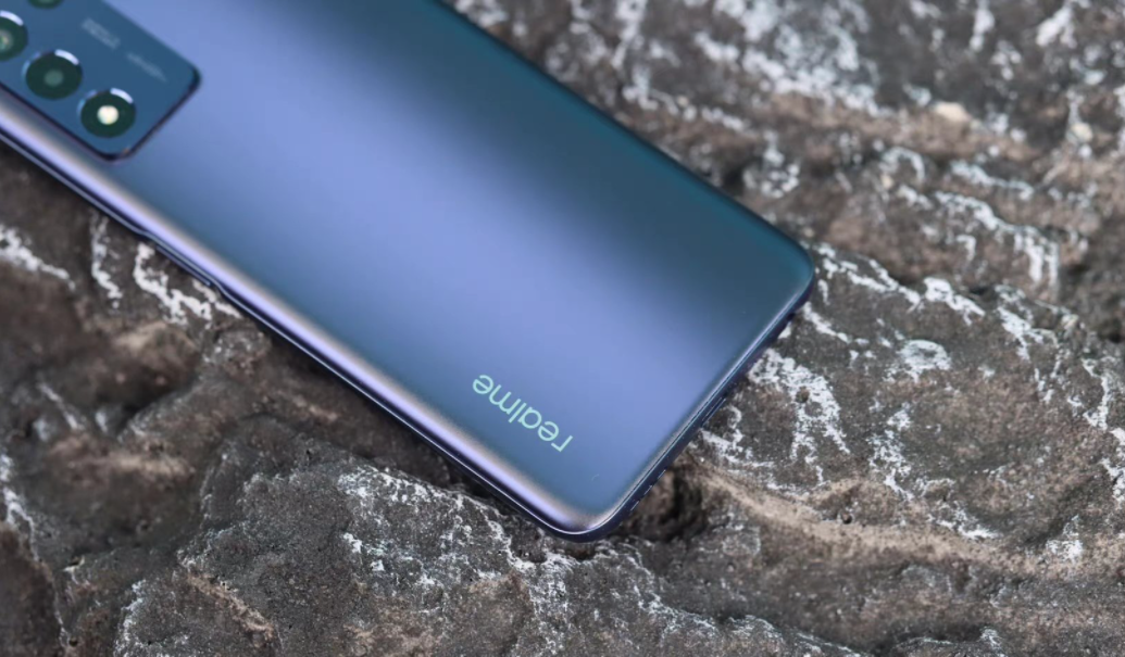 realme|千元性价比神机，一款注重性能，一款注重续航，售价让人惊喜