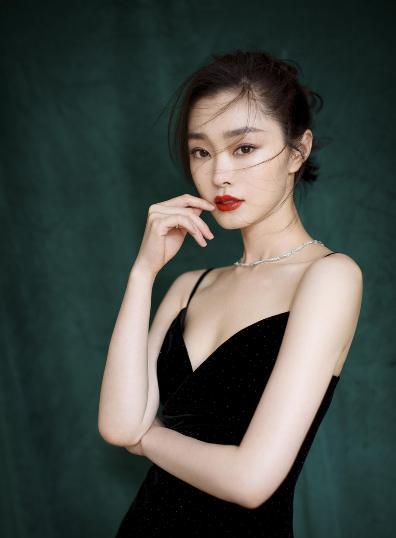 张萌|倪妮倒贴张雨绮？鹿晗吴亦凡资源暴跌？刘昊然被陈思诚拖累？