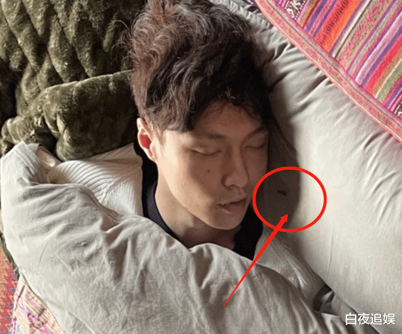 张艺兴|乔杉录向往5打呼噜被播，发博晒嘉宾睡觉照，张艺兴不要面子啊？