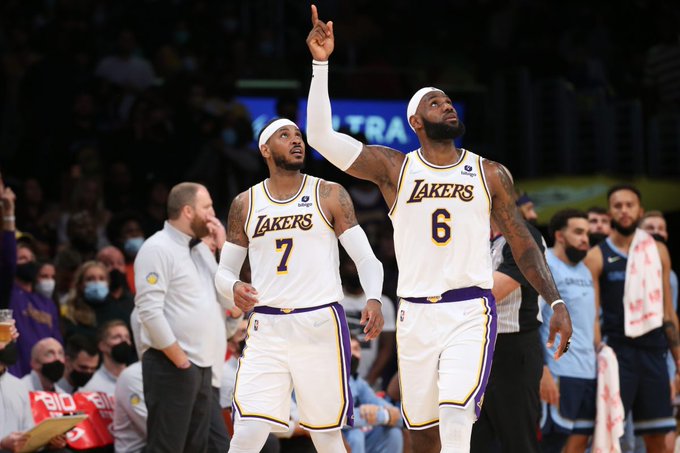 勒布朗·詹姆斯|詹皇与湖人助教争吵内讧！半场6投14分，全场为他高呼MVP