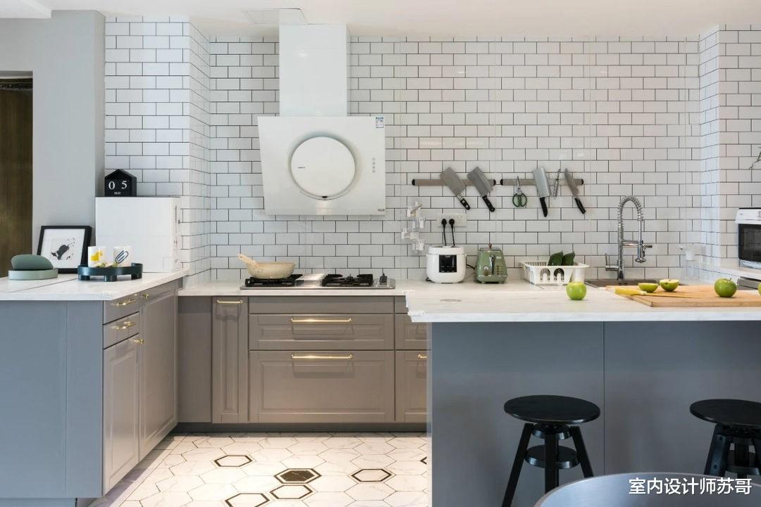 120平的四口之家，竟然没有一个柜子？但收纳功能十分的强大