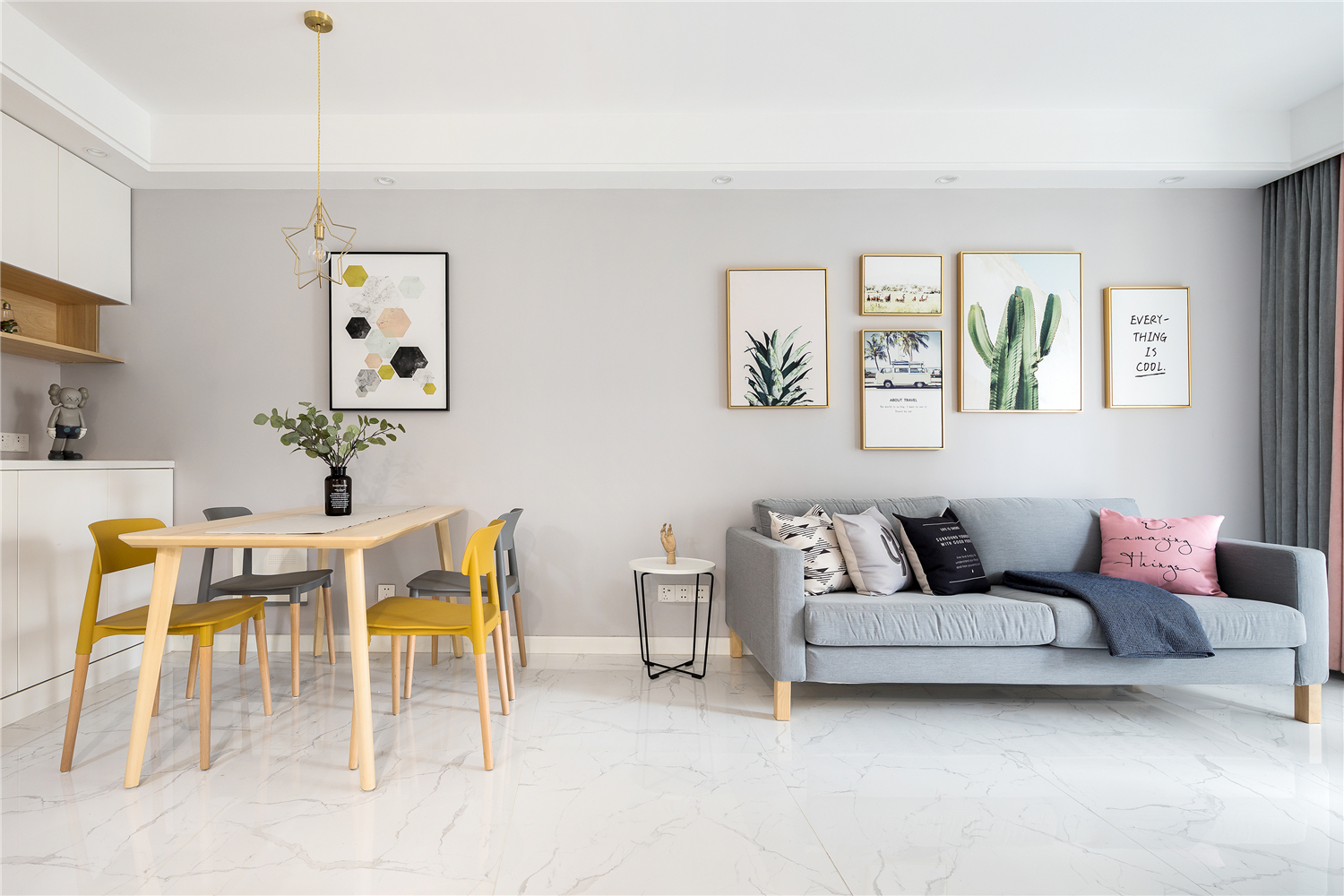 小懂聊软装 大白墙该怎么选择装饰挂画？