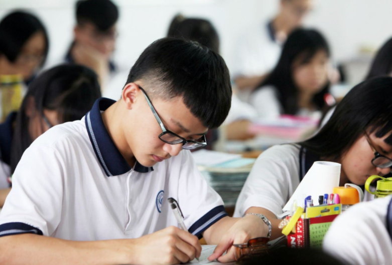 学霸|双减之下，什么样的家庭能培养出学霸？班主任一语道破其中玄机