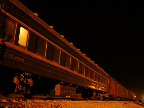 历史潮河 18岁小伙壮烈牺牲，被安葬在北京市中心，火车为他鸣笛改道