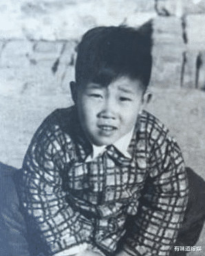 杜旭东|国家一级演员杜旭东，因嘴歪演了一辈子坏人，如今女儿成他的骄傲