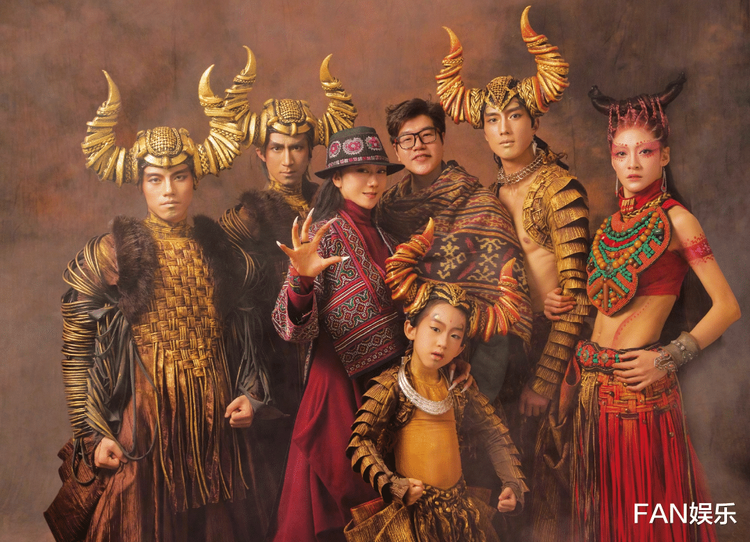 春晚|杨丽萍春晚节目被毙，为追求艺术，指甲长得生活不能自理，瘦得像柴火！