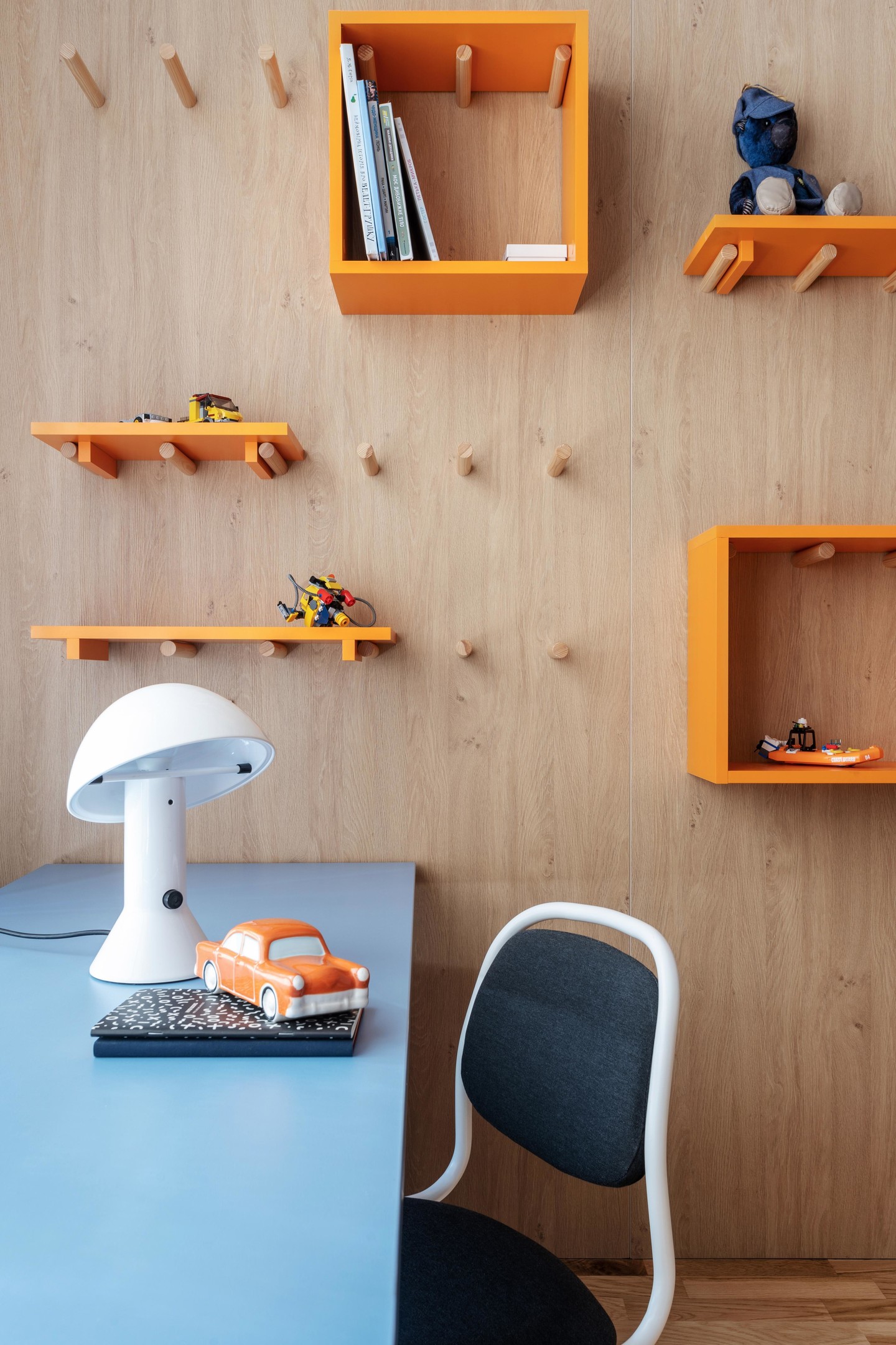 |蒙德里安风格：明亮的配色反映了公寓的动态 | 尼恩设计