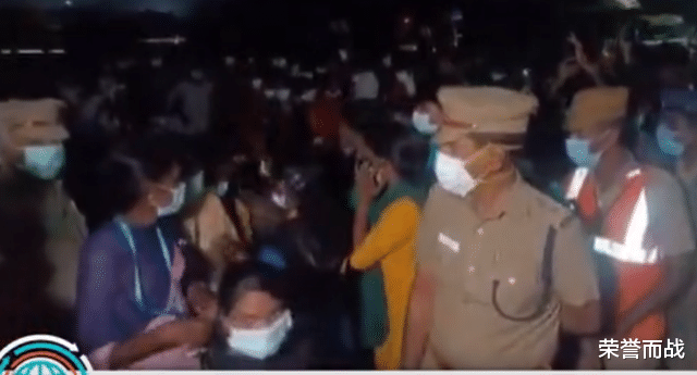 富士康|苹果再接噩耗,印度富士康工厂150人中毒送医,员工上街抗议遭逮捕