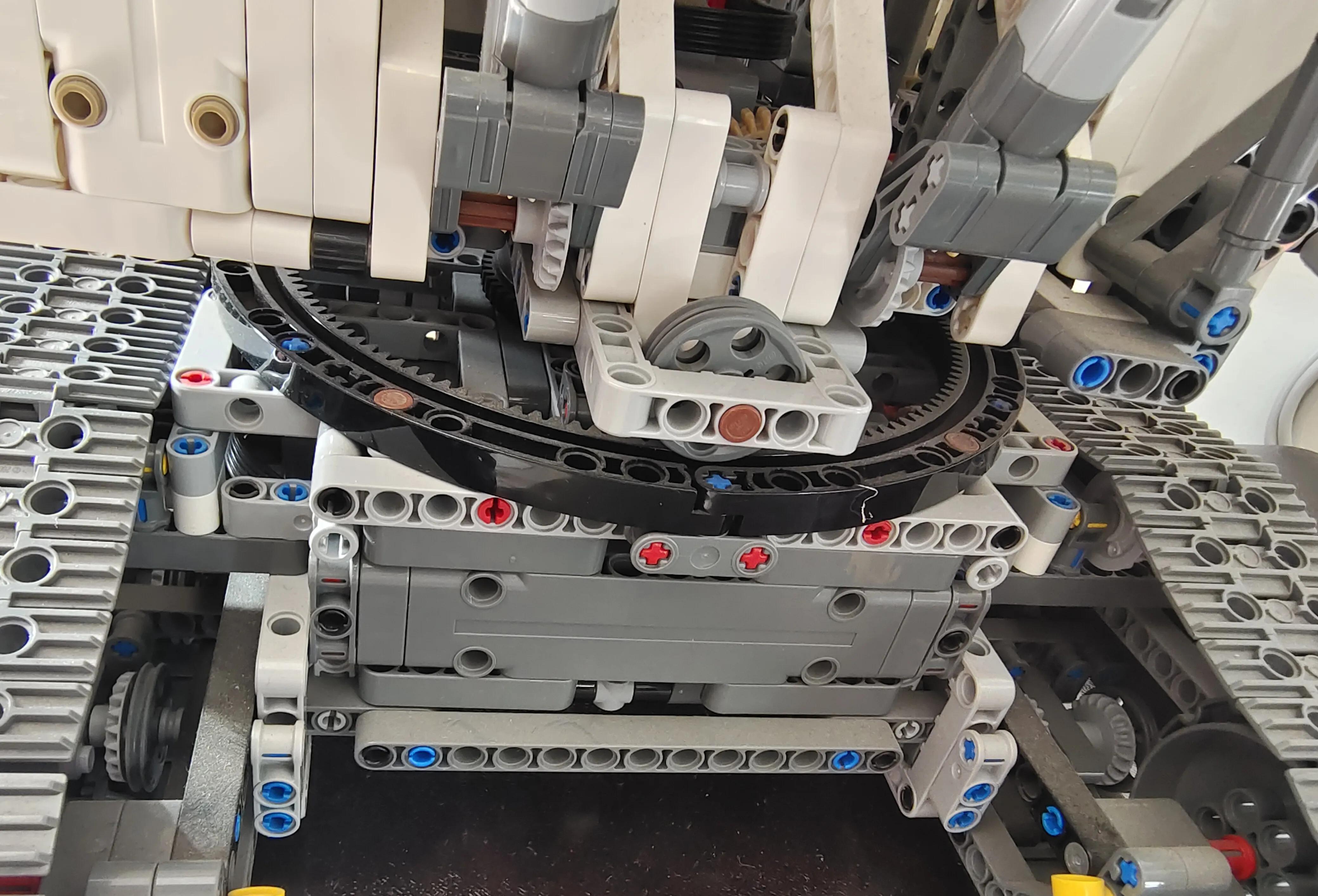 挖掘机|谁能拒绝巨大的挖掘机呢?乐高利勃海尔R9800,男孩子的快乐