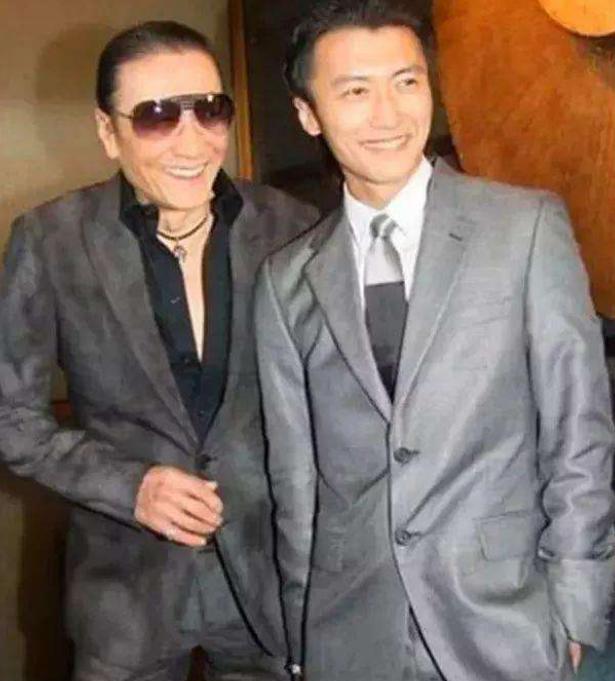 王晶|网曝王晶收8万直播费，只卖出6瓶洗头水800块？王晶怒怼：神经病