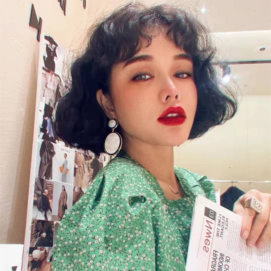 复古风 今年流行“复古风”烫发,分享十款时髦又洋气的卷发,谁烫都高级