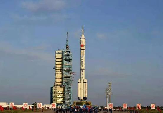 3名宇航员去太空“出差”,不能洗澡洗衣服,难道等着身上发臭?