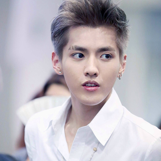 小怪兽的快乐|吴亦凡再陷争议，网友喊苏芒六六等紧急救援