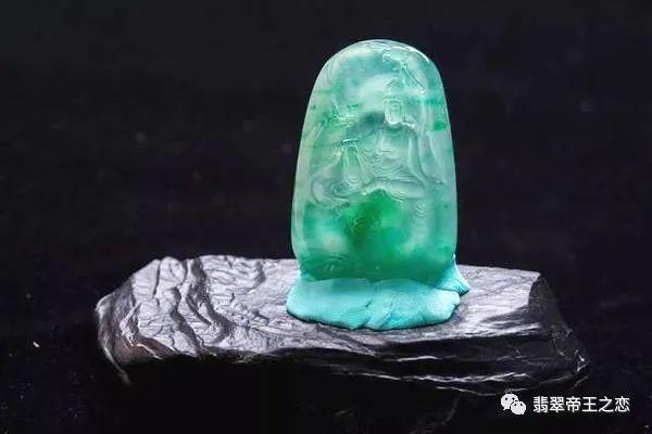 翡翠|和润祥一起深度探讨翡翠雕工讲究：“巧、俏、精” 。